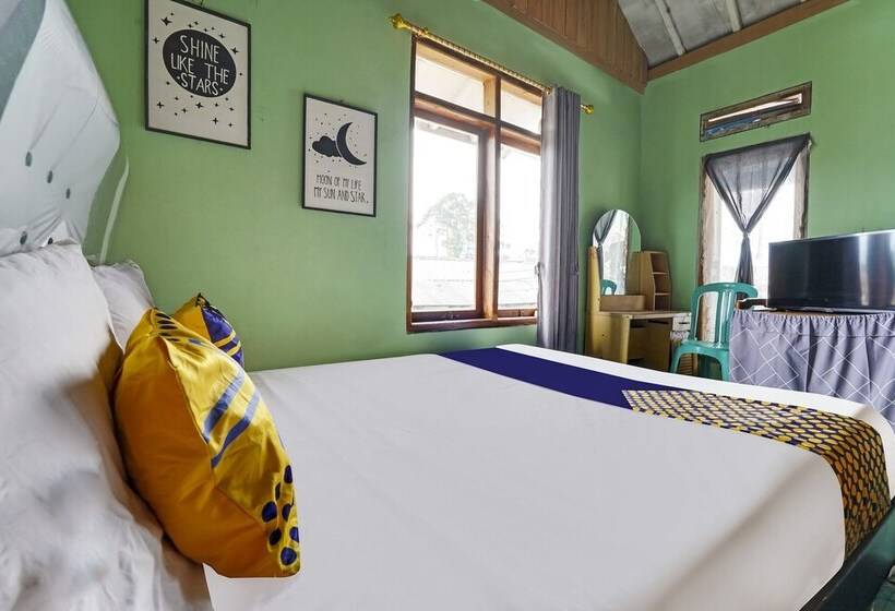 Otel Oyo Homes 91011 Eco Tourism Desa Cibodas Areng 1 Syariah