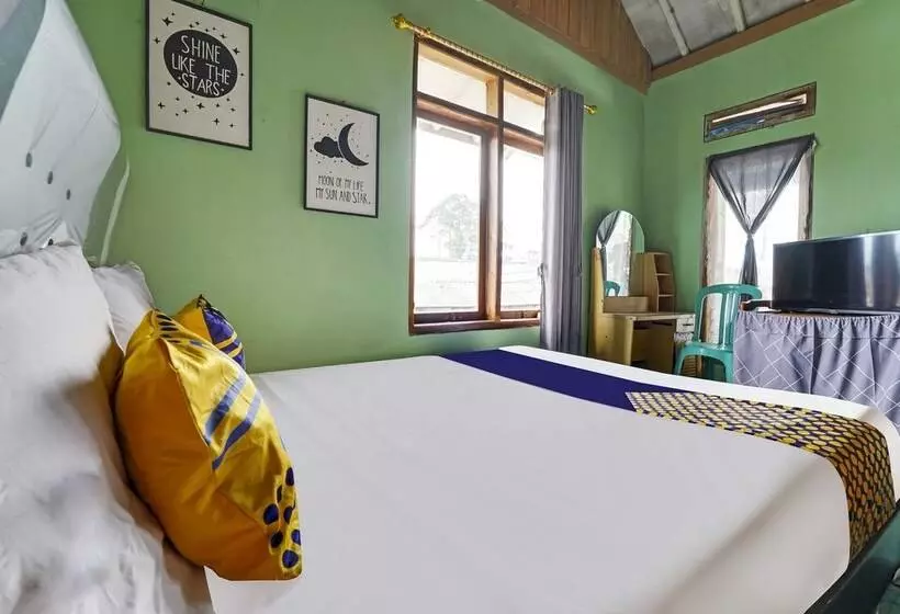 ホテル Oyo Homes 91011 Eco Tourism Desa Cibodas Areng 1 Syariah