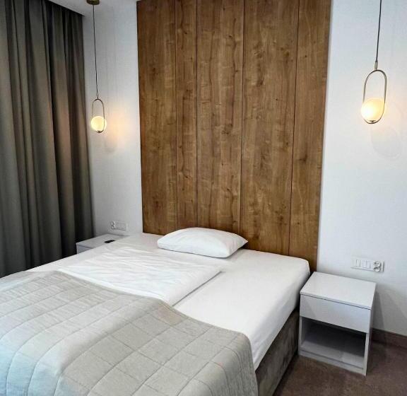 酒店 & Restauracja Nad Sandelą