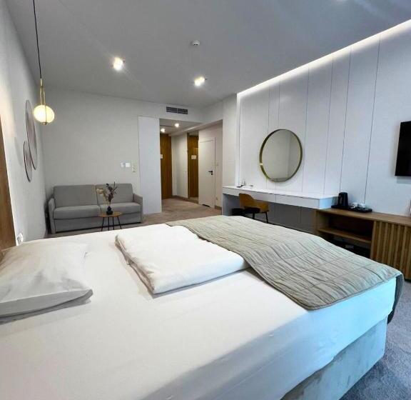 酒店 & Restauracja Nad Sandelą