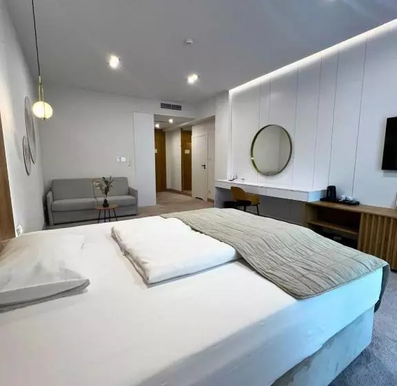 Hotelli & Restauracja Nad Sandelą