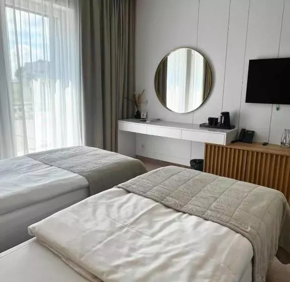 Hotelli & Restauracja Nad Sandelą