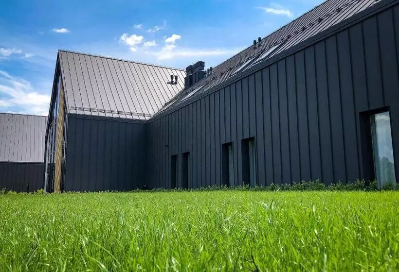 Hotelli & Restauracja Nad Sandelą