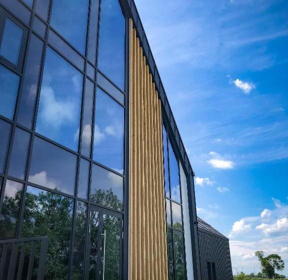 酒店 & Restauracja Nad Sandelą