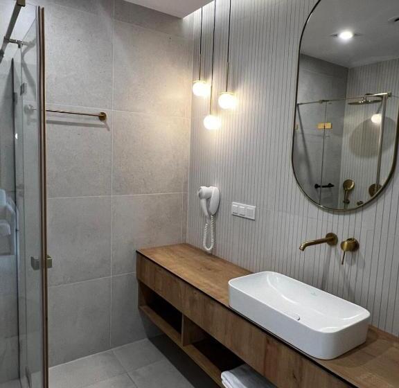 酒店 & Restauracja Nad Sandelą