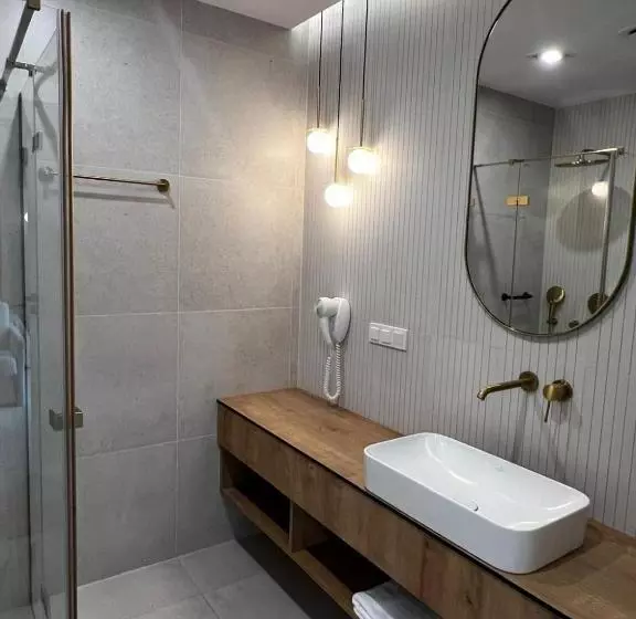 Hotelli & Restauracja Nad Sandelą