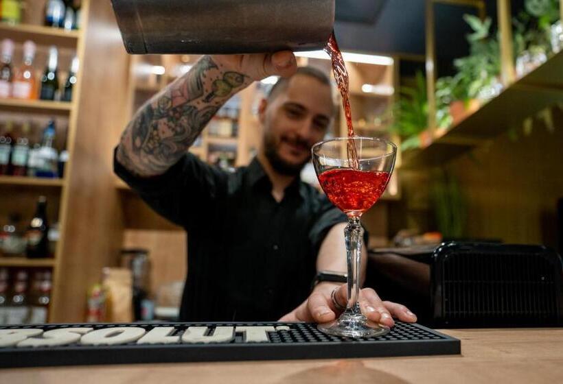 酒店 & Restauracja Nad Sandelą