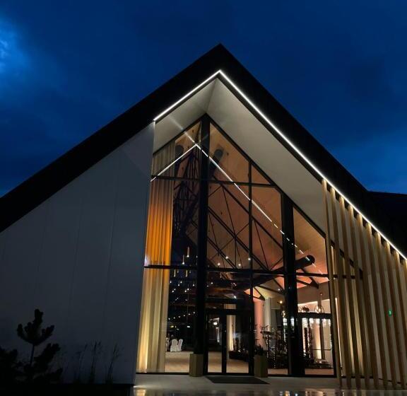 酒店 & Restauracja Nad Sandelą