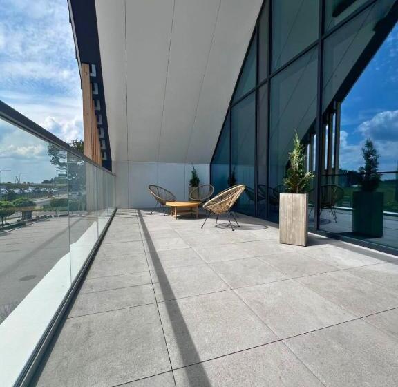 酒店 & Restauracja Nad Sandelą