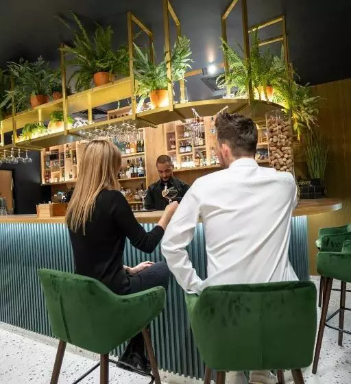 Hotelli & Restauracja Nad Sandelą