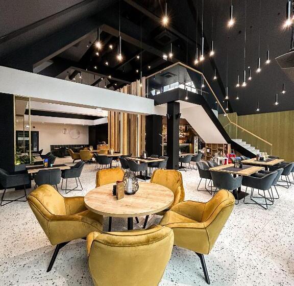 酒店 & Restauracja Nad Sandelą