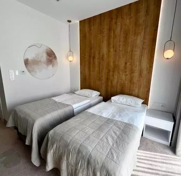 Hotelli & Restauracja Nad Sandelą