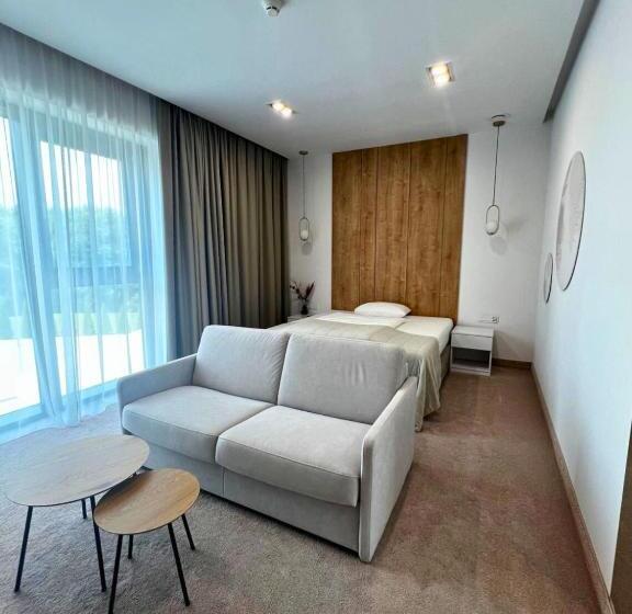 酒店 & Restauracja Nad Sandelą