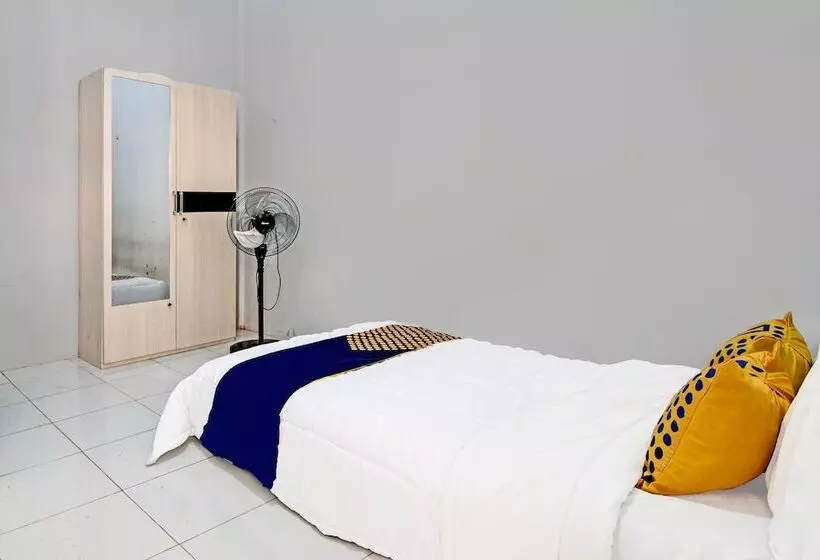 ホテル Spot On 91699 Homestay Hj Lela Syariah