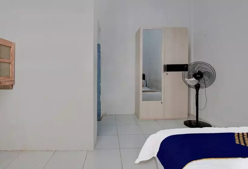 ホテル Spot On 91699 Homestay Hj Lela Syariah
