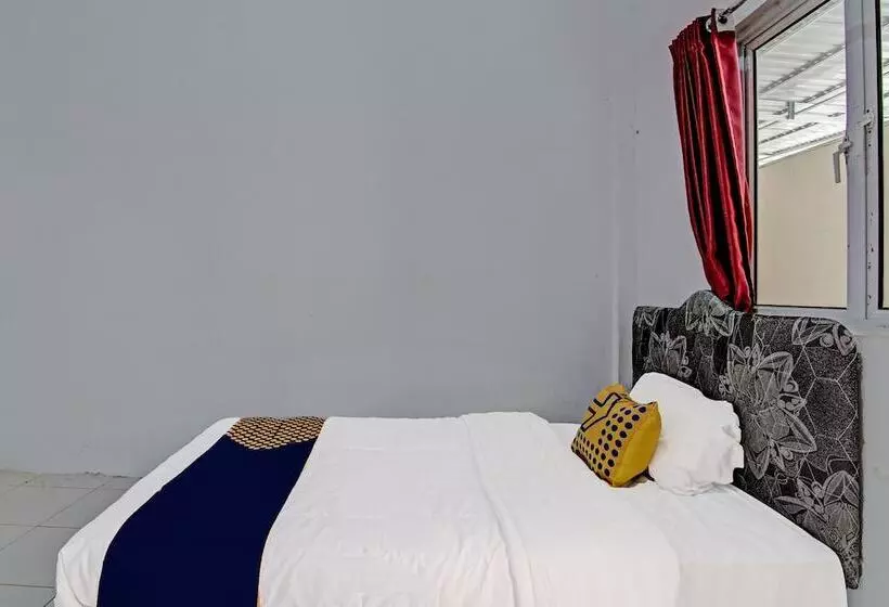 ホテル Spot On 91699 Homestay Hj Lela Syariah