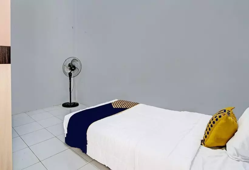 ホテル Spot On 91699 Homestay Hj Lela Syariah