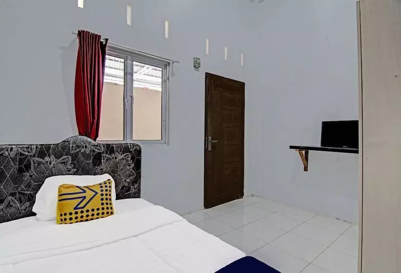ホテル Spot On 91699 Homestay Hj Lela Syariah