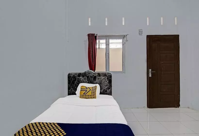 ホテル Spot On 91699 Homestay Hj Lela Syariah