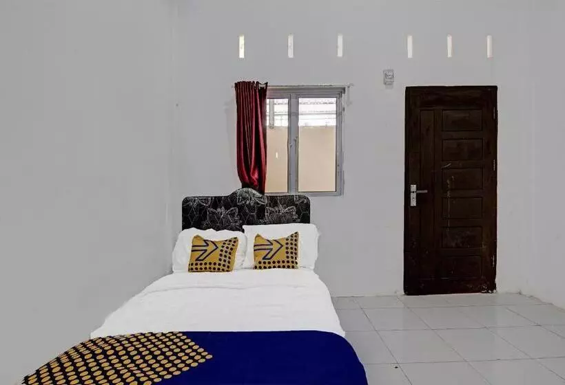 ホテル Spot On 91699 Homestay Hj Lela Syariah