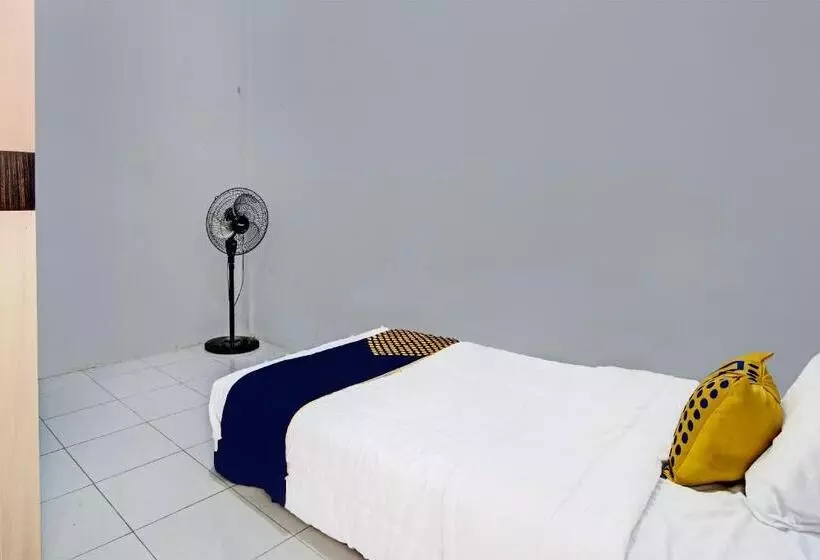 ホテル Spot On 91699 Homestay Hj Lela Syariah