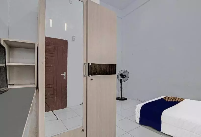 ホテル Spot On 91699 Homestay Hj Lela Syariah