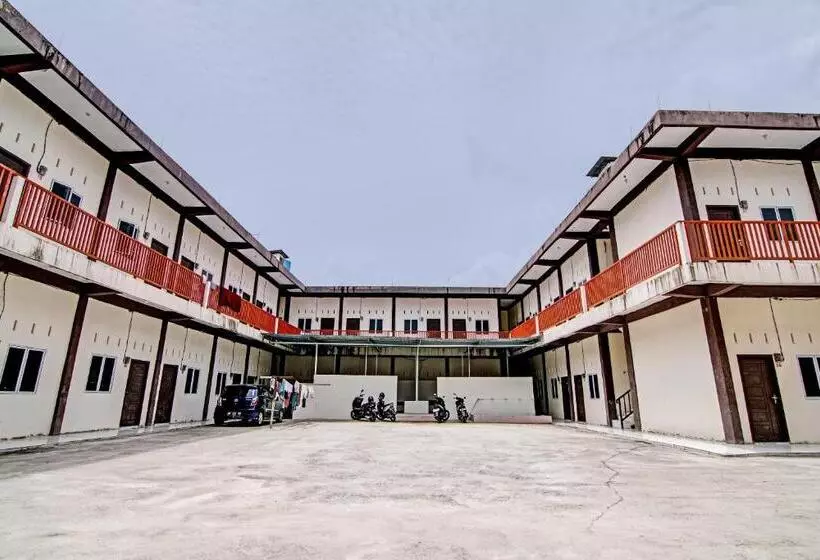 ホテル Spot On 91699 Homestay Hj Lela Syariah