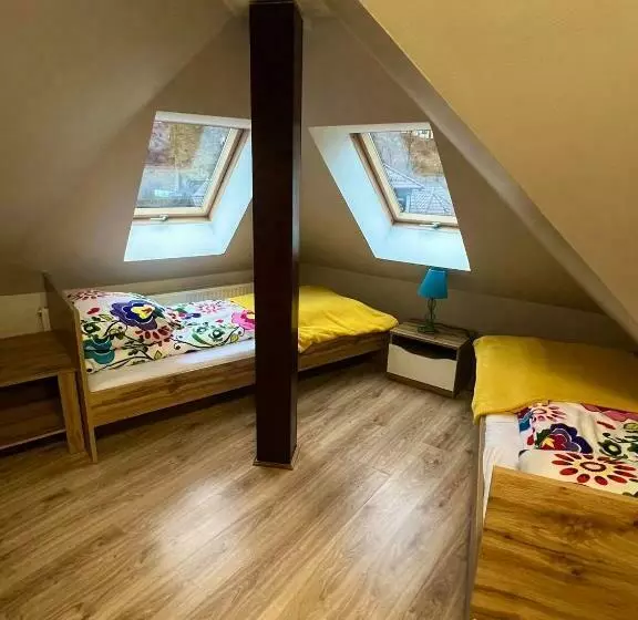Majatalo Apartamenty I Pokoje Gościnne Ala Ii