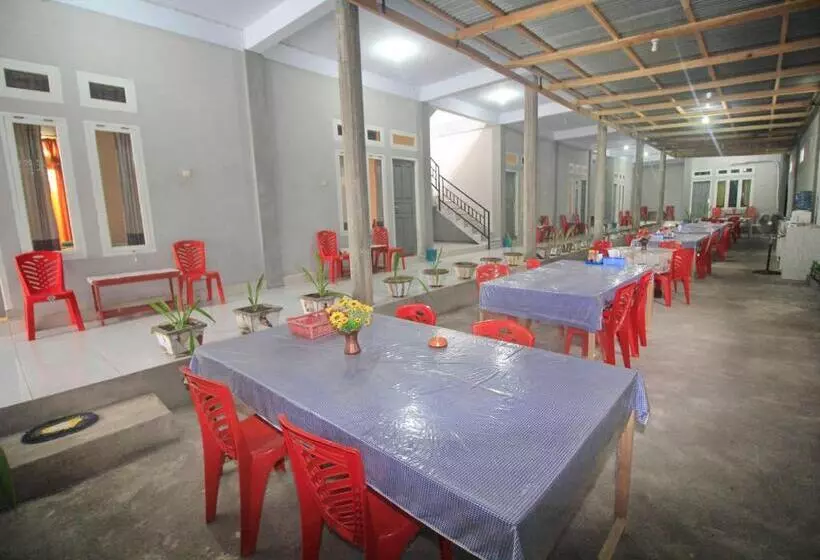 ペンション Tangkoko Guest House