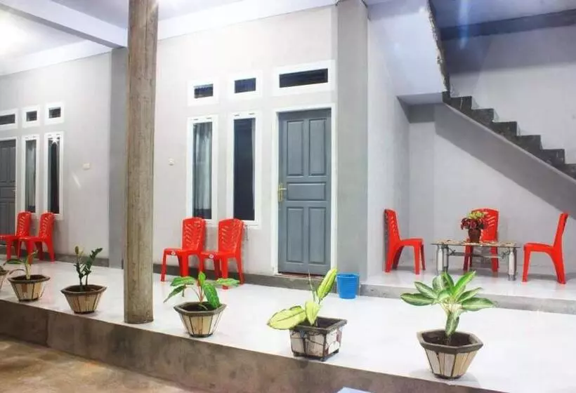 ペンション Tangkoko Guest House