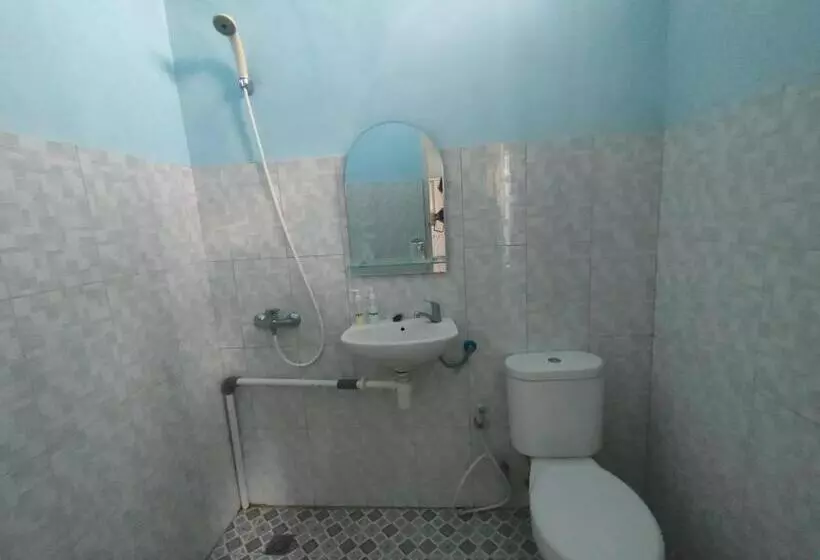 ペンション Tangkoko Guest House