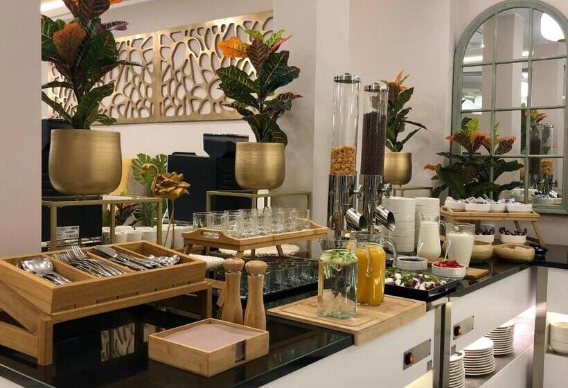 פנסיון Villa Vis A Vis