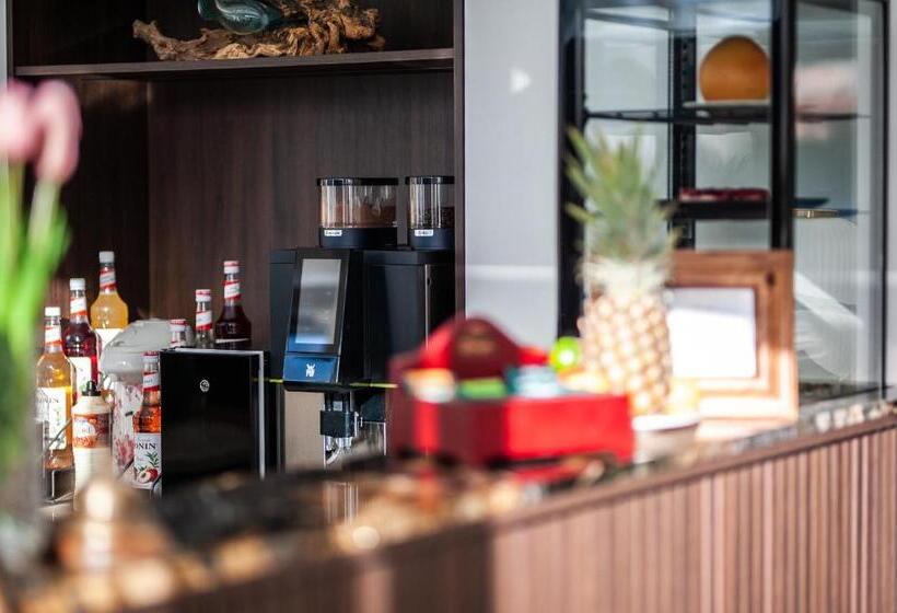 פנסיון Villa Vis A Vis