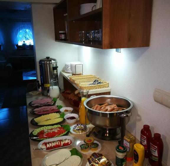 פנסיון Willa Ostoja