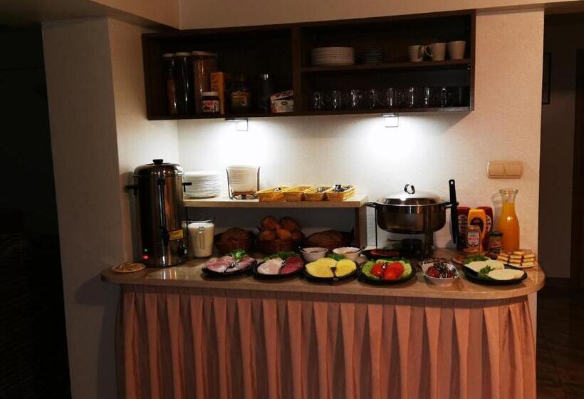 פנסיון Willa Ostoja