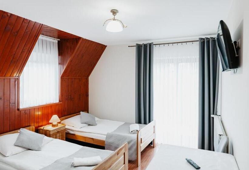 פנסיון Willa Ostoja