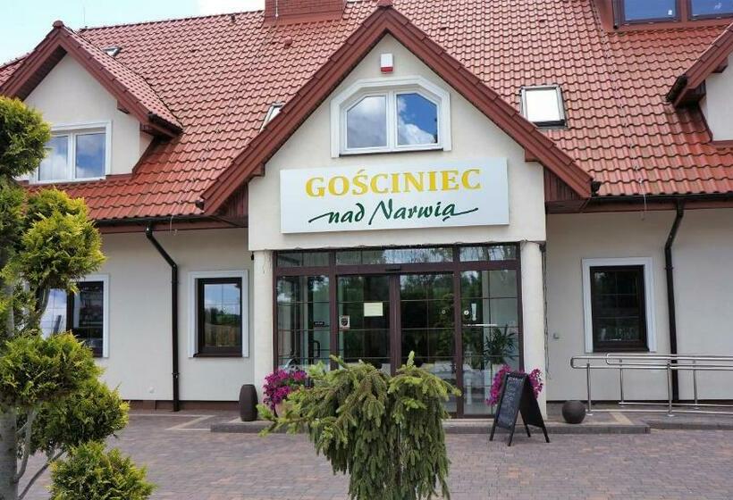 הוסטל Gościniec Nad Narwią Airport Modlin