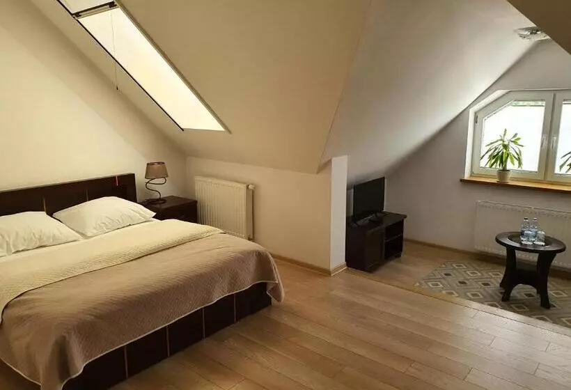 ユースホステル Gościniec Nad Narwią   Airport Modlin