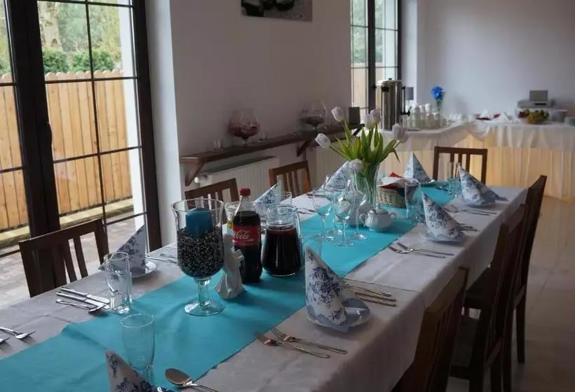 ユースホステル Gościniec Nad Narwią   Airport Modlin