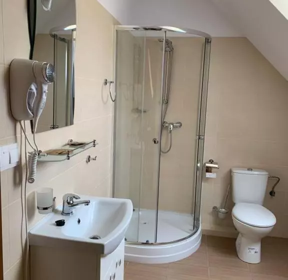 ユースホステル Gościniec Nad Narwią   Airport Modlin