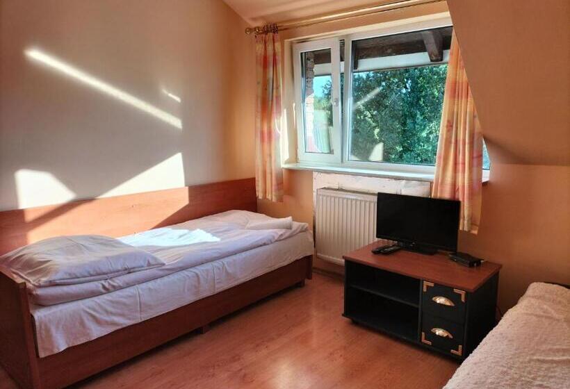 هاستل Gościniec U Zawierki