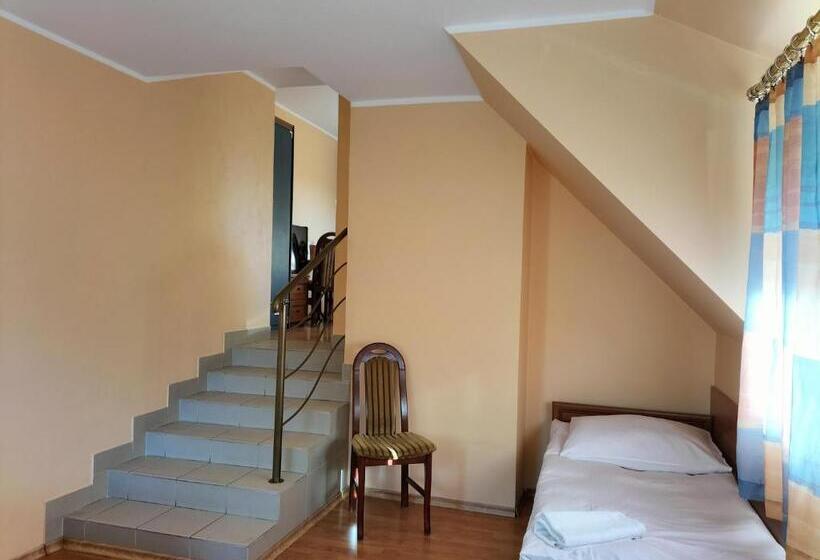 هاستل Gościniec U Zawierki