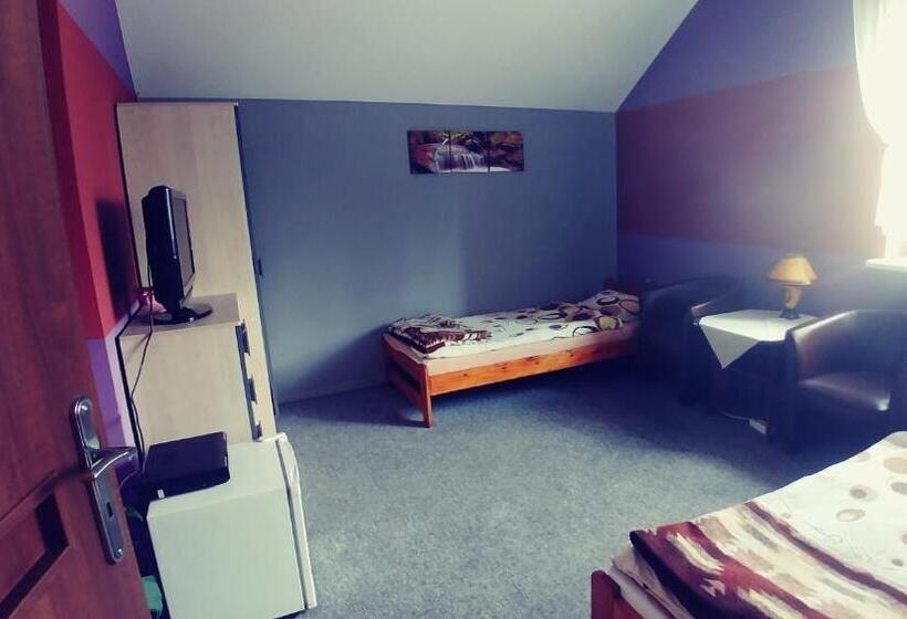 호스텔 Ośrodek Sportowo Wypoczynkowy Pustynia