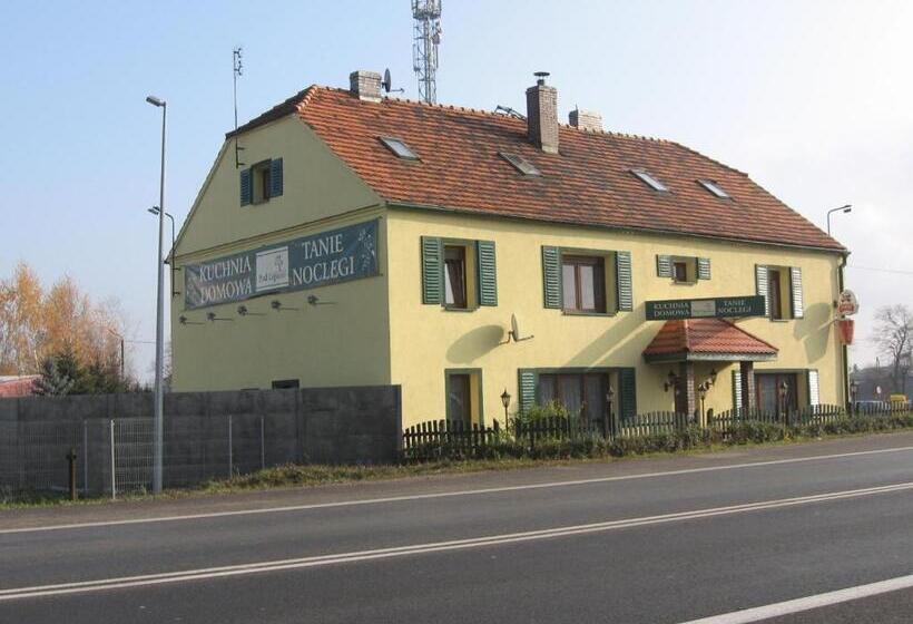 호스텔 Zajazd Pod Lipami