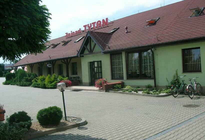 فندق صغير Zajazd Tytan