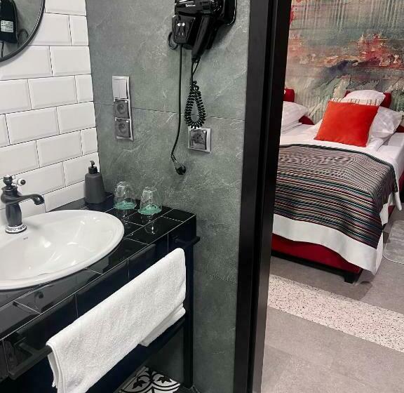 Global Home Aparthotel No Contact Check In