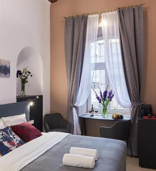 צימר 7 Heaven Elegant Rooms Kraków Old Town