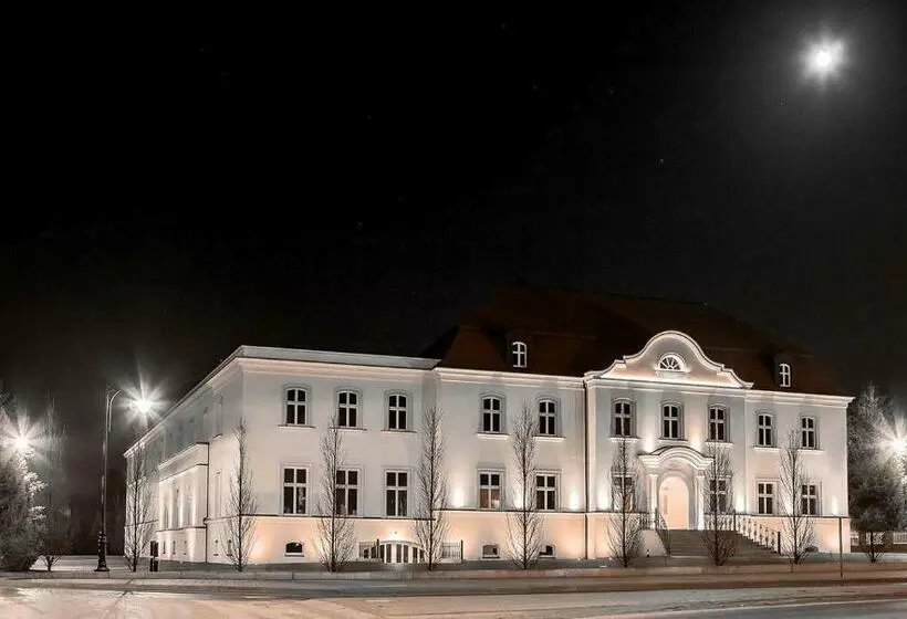 Aamiaismajoitus (B&B) Adler