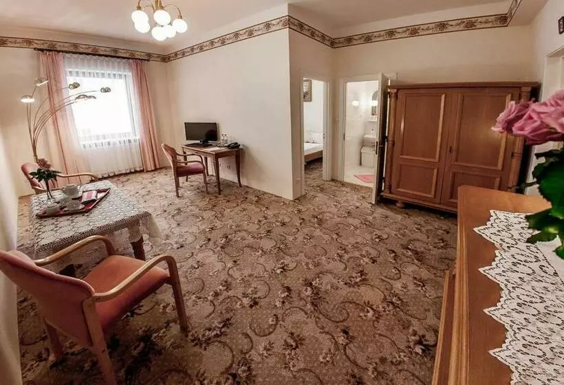 Aamiaismajoitus (B&B) Adler