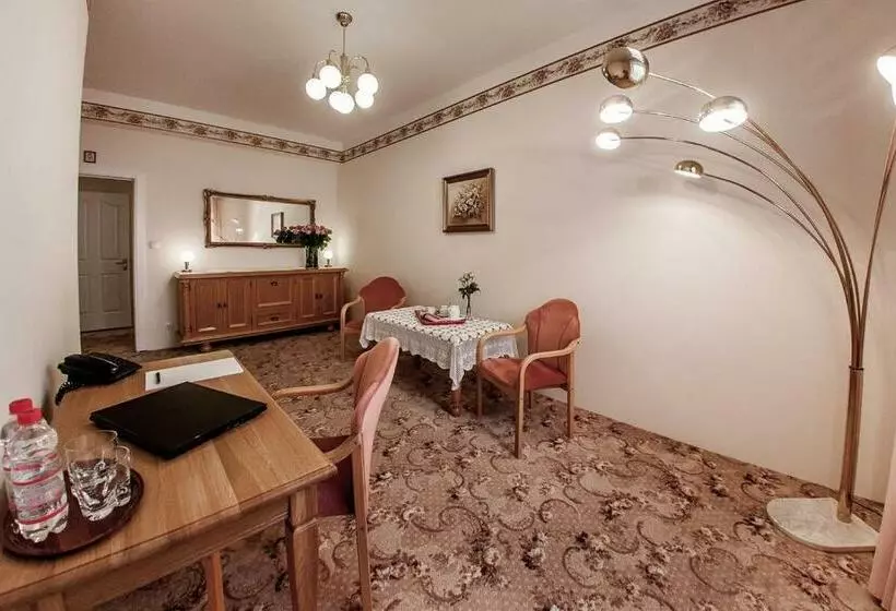 Aamiaismajoitus (B&B) Adler